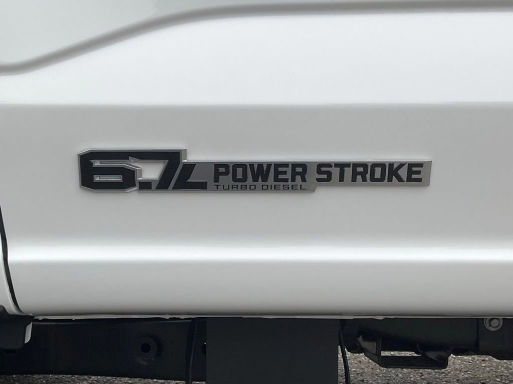 Certified 2025 Ford F350 Lariat w/ Black Appearance Package image 37