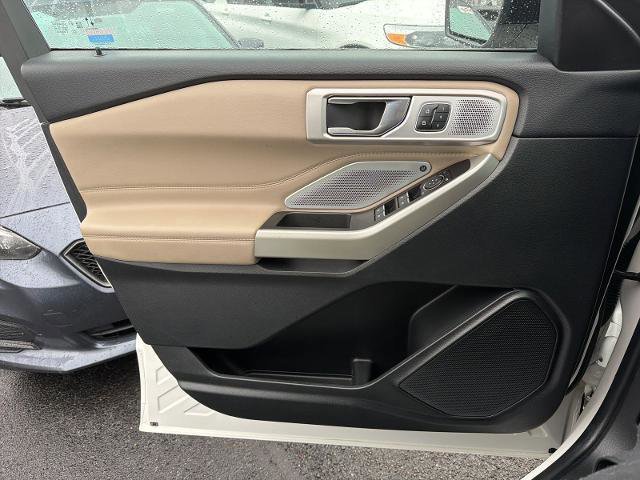 Certified 2023 Ford Explorer Limited w/ Limited Technology Package image 28
