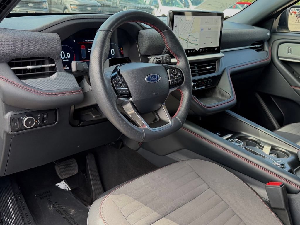 Certified 2025 Ford Explorer ST-Line AWD/4WD image 28
