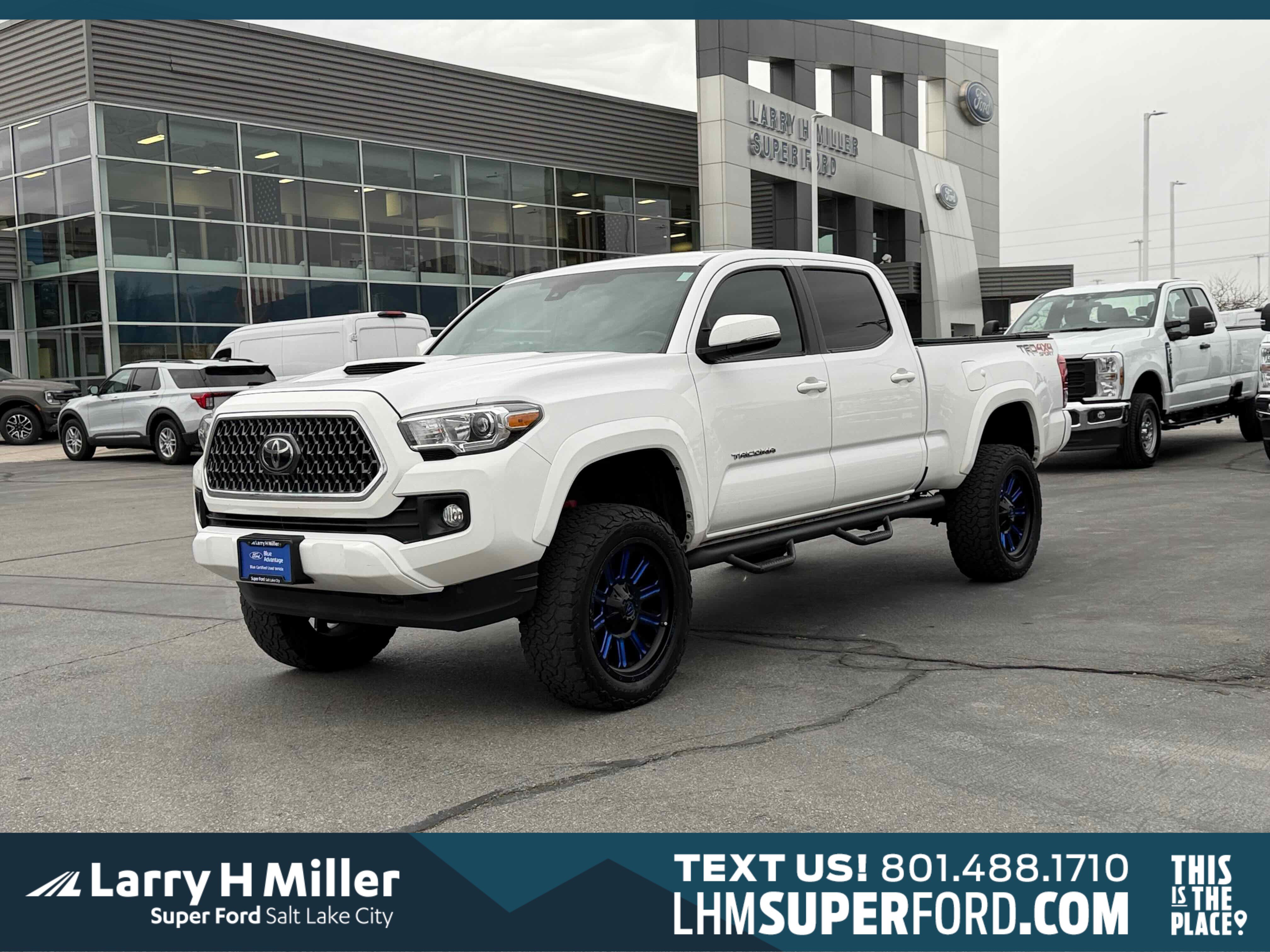 Used 2019 Toyota Tacoma TRD Sport image 1
