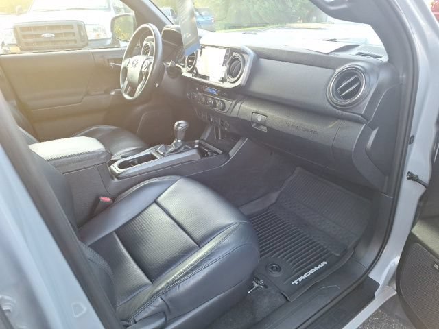Used 2020 Toyota Tacoma TRD Sport w/ TRD Premium Sport Package AWD/4WD image 20