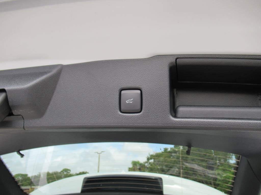 Certified 2025 Ford Escape SE w/ PHEV Premium Package image 18