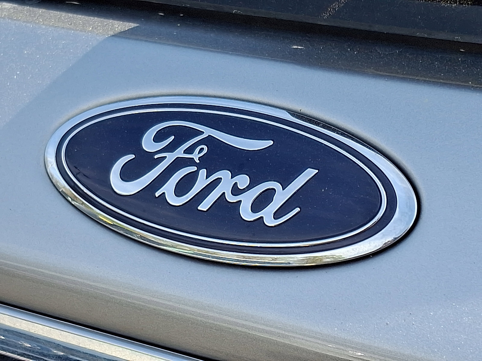 Certified 2022 Ford Explorer XLT w/ Equipment Group 202A AWD/4WD image 31