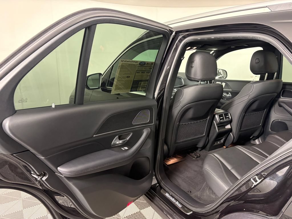 Used 2025 Mercedes-Benz GLE 350 4MATIC image 29