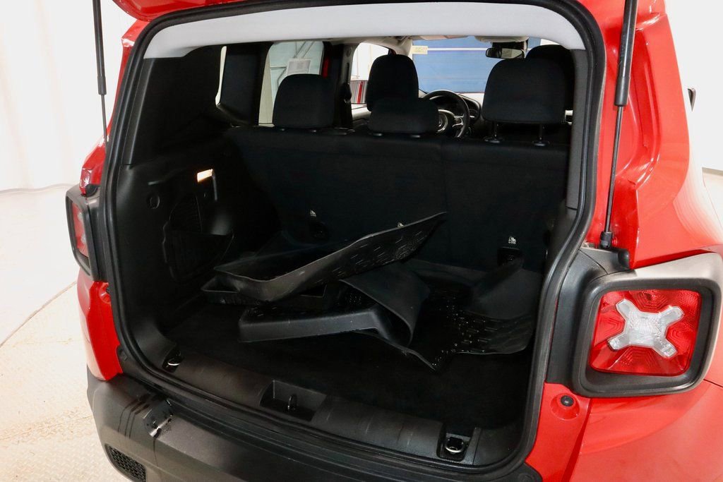 Used 2023 Jeep Renegade Latitude image 15