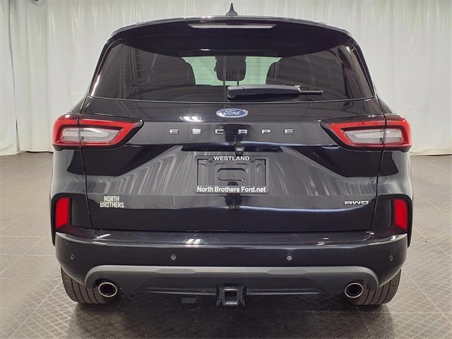 Certified 2023 Ford Escape ST-Line Select w/ Tech Pack #2 image 3