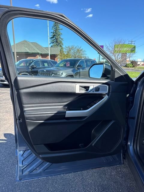 Certified 2021 Ford Explorer Limited w/ Equipment Group 301A AWD/4WD image 19
