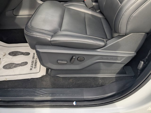 Certified 2025 Ford Expedition Max Platinum w/ Stealth Appearance Package image 14