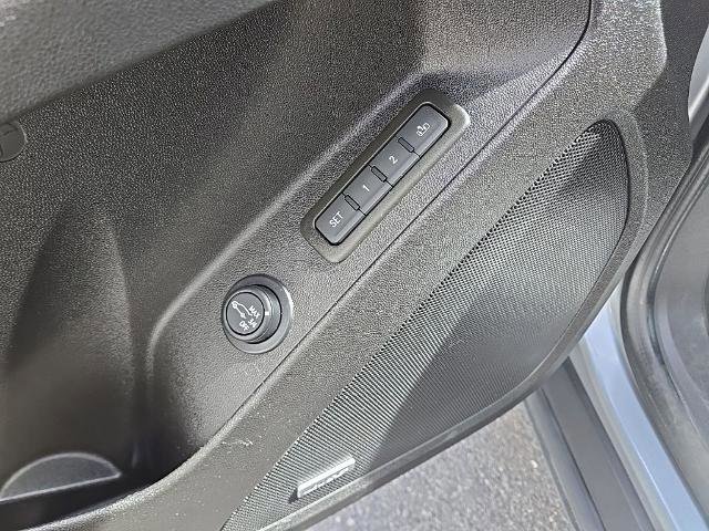 Used 2024 Chevrolet Equinox Premier image 14