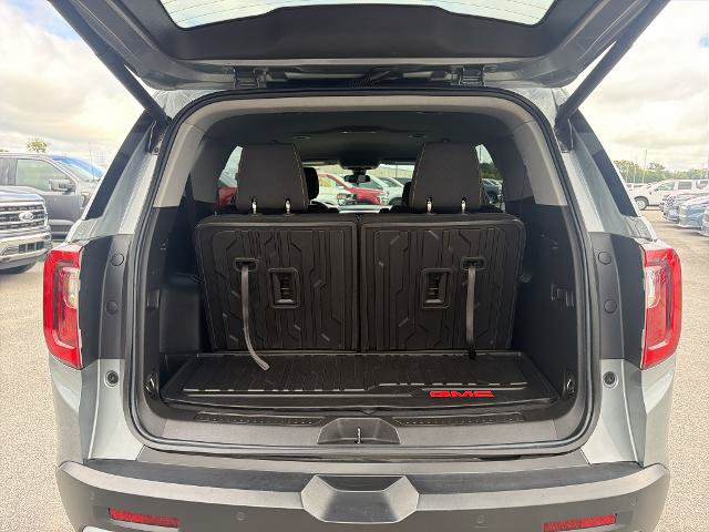 Used 2023 GMC Acadia SLE w/ Driver Convenience Package FWD image 29