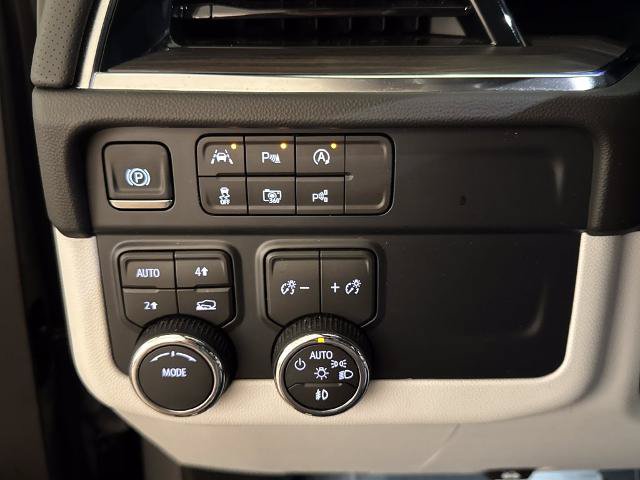 Used 2026 Chevrolet Suburban Premier AWD/4WD image 14