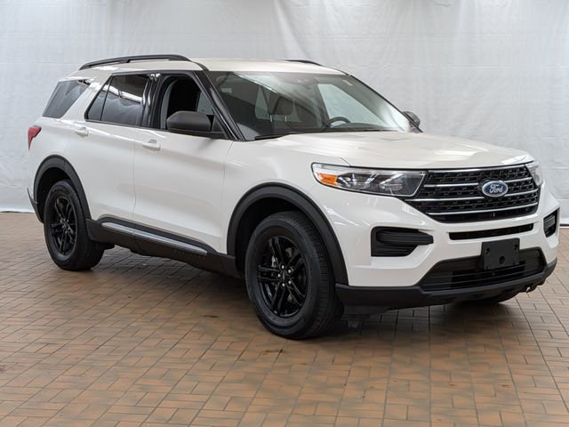 Certified 2023 Ford Explorer XLT w/ Class IV Trailer Tow Package AWD/4WD image 1