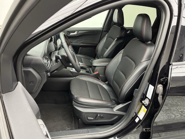 Certified 2025 Ford Escape ST-Line w/ Tech Pack #1 AWD/4WD image 10