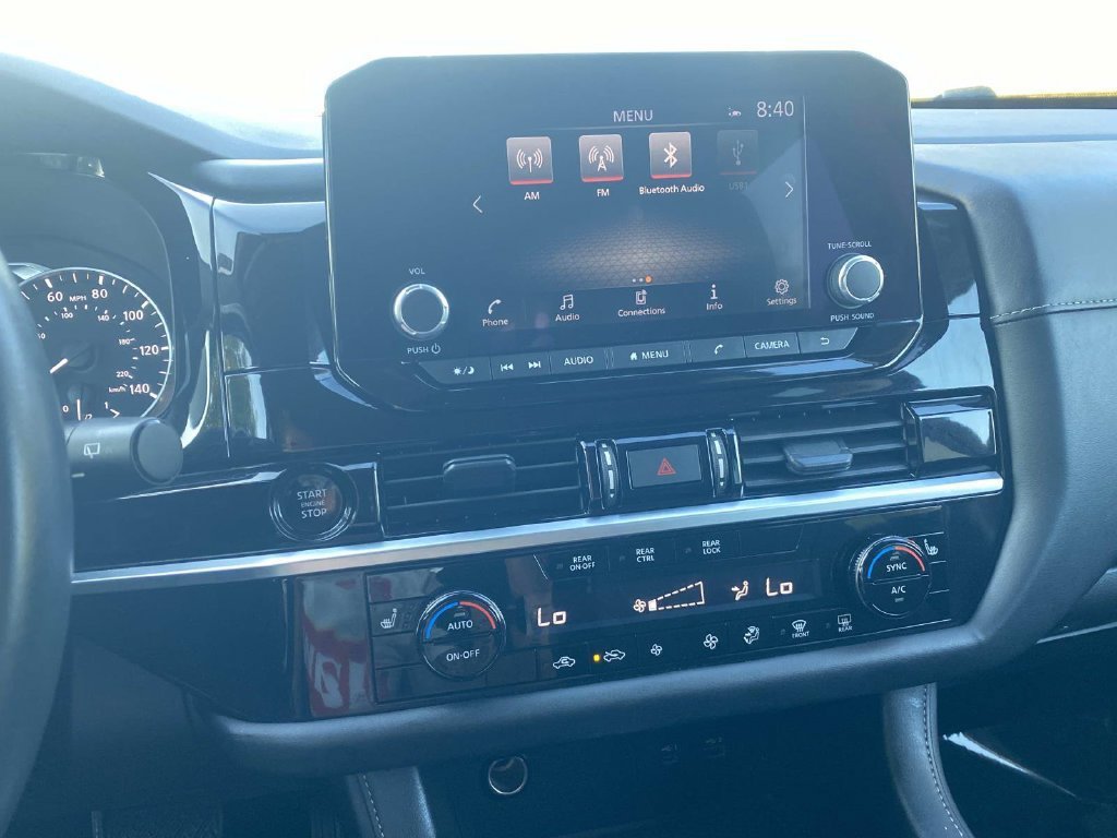 Used 2025 Nissan Pathfinder SV AWD/4WD image 25