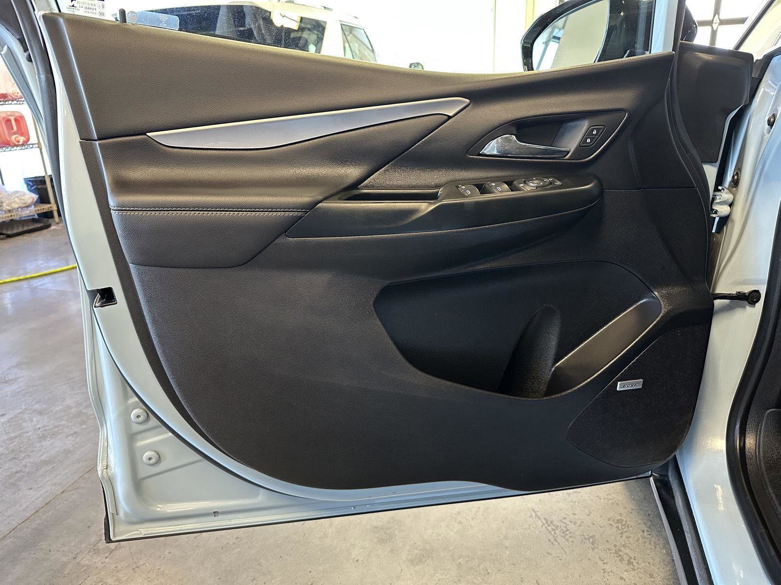 Used 2022 Chevrolet Bolt LT w/ Infotainment Package image 16