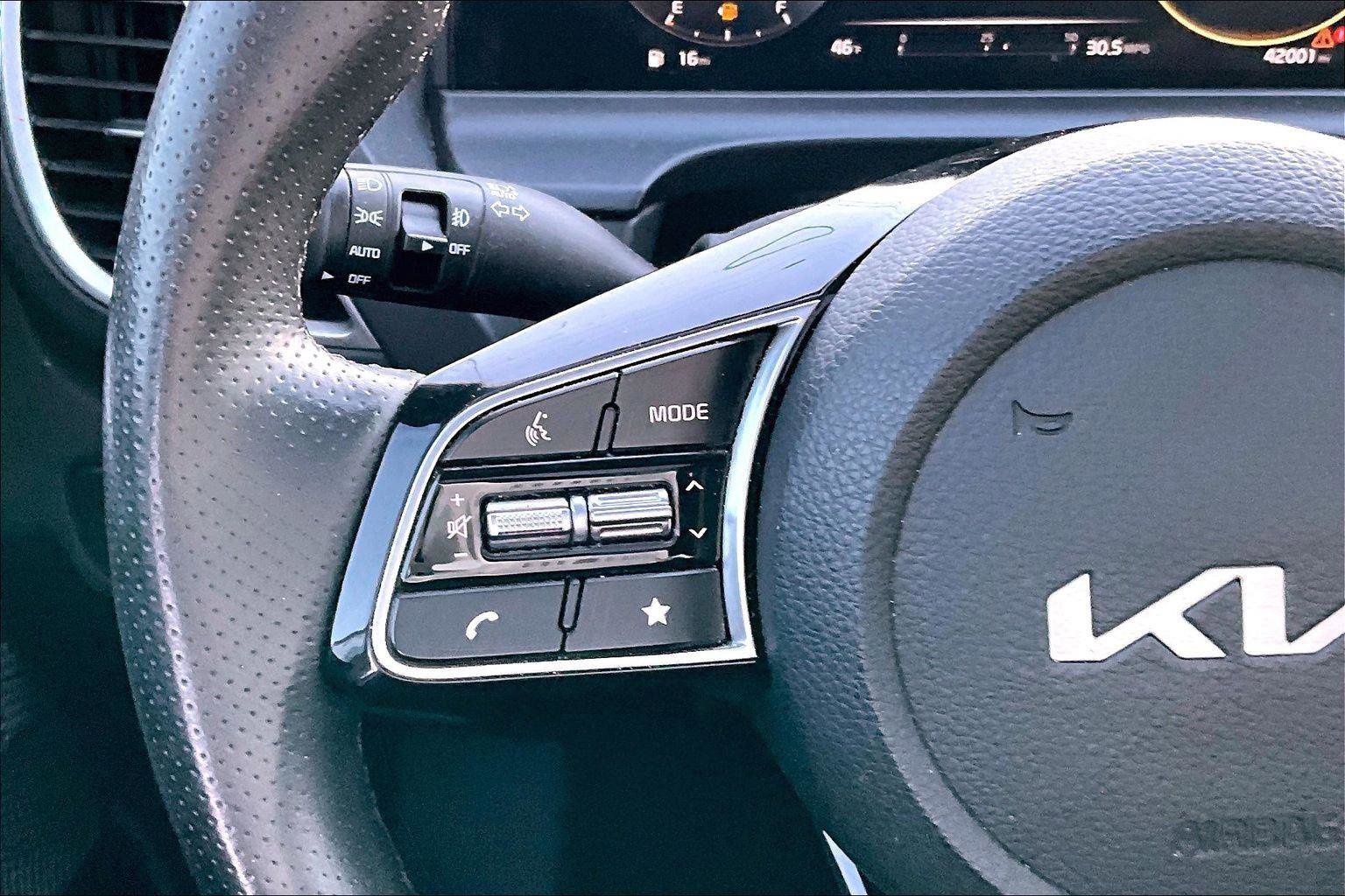 Used 2024 Kia Seltos SX w/ SX Sunroof Package image 18