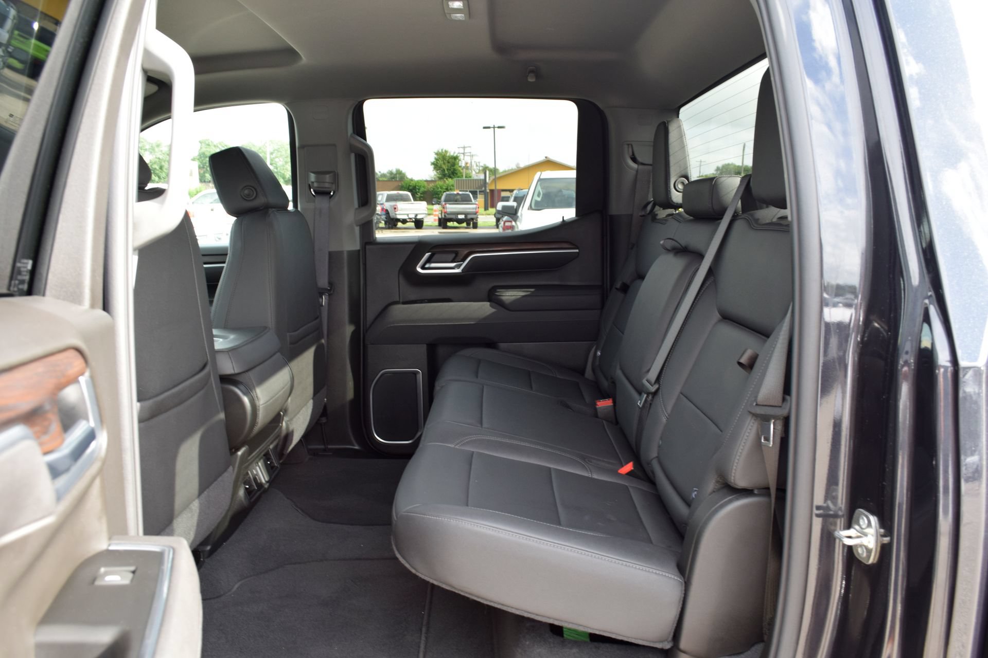 Used 2026 GMC Sierra 1500 SLT AWD/4WD image 19