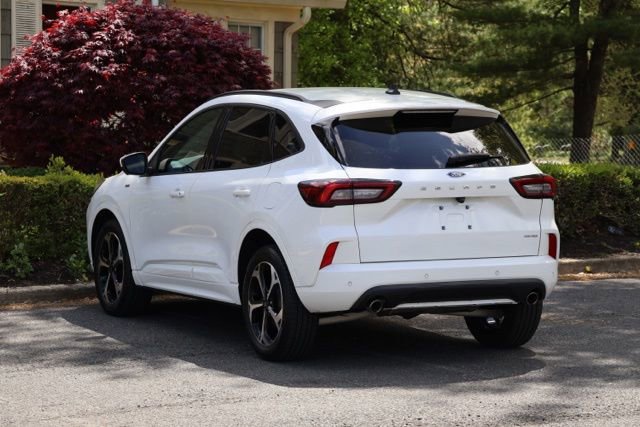 Certified 2023 Ford Escape ST-Line Select w/ Tech Pack #2 AWD/4WD image 6