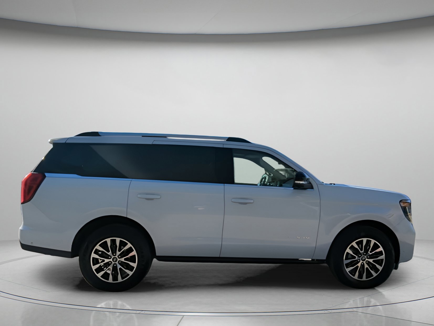 Certified 2025 Ford Expedition Platinum image 24