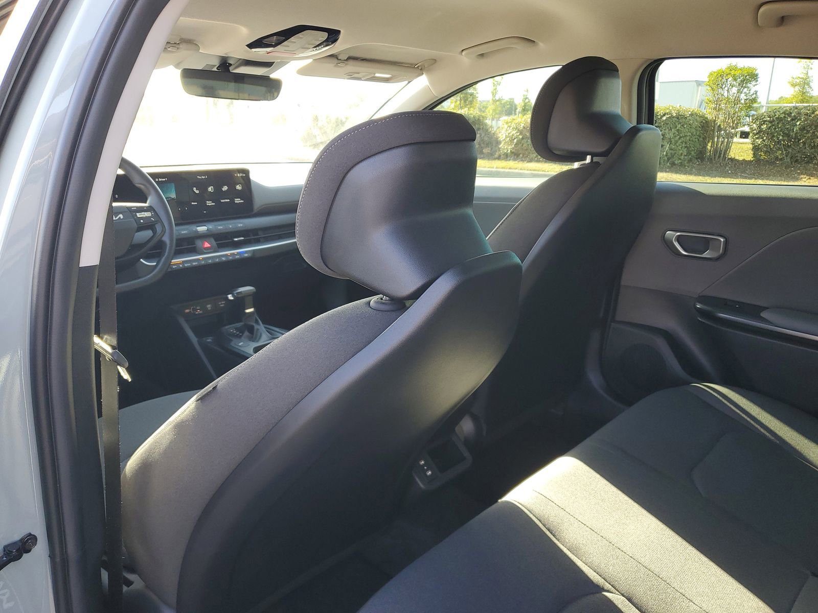 Used 2025 Kia K4 LXS image 9