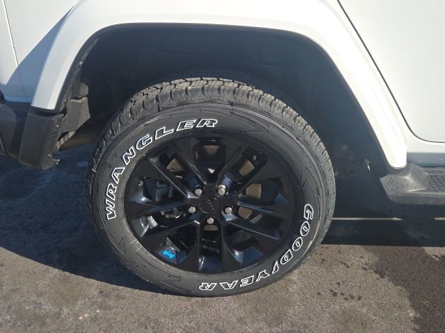 Used 2023 Jeep Wrangler Unlimited Sahara w/ Cold Weather Group image 12