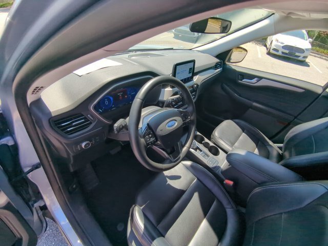Certified 2022 Ford Escape SEL w/ Technology Package FWD image 17