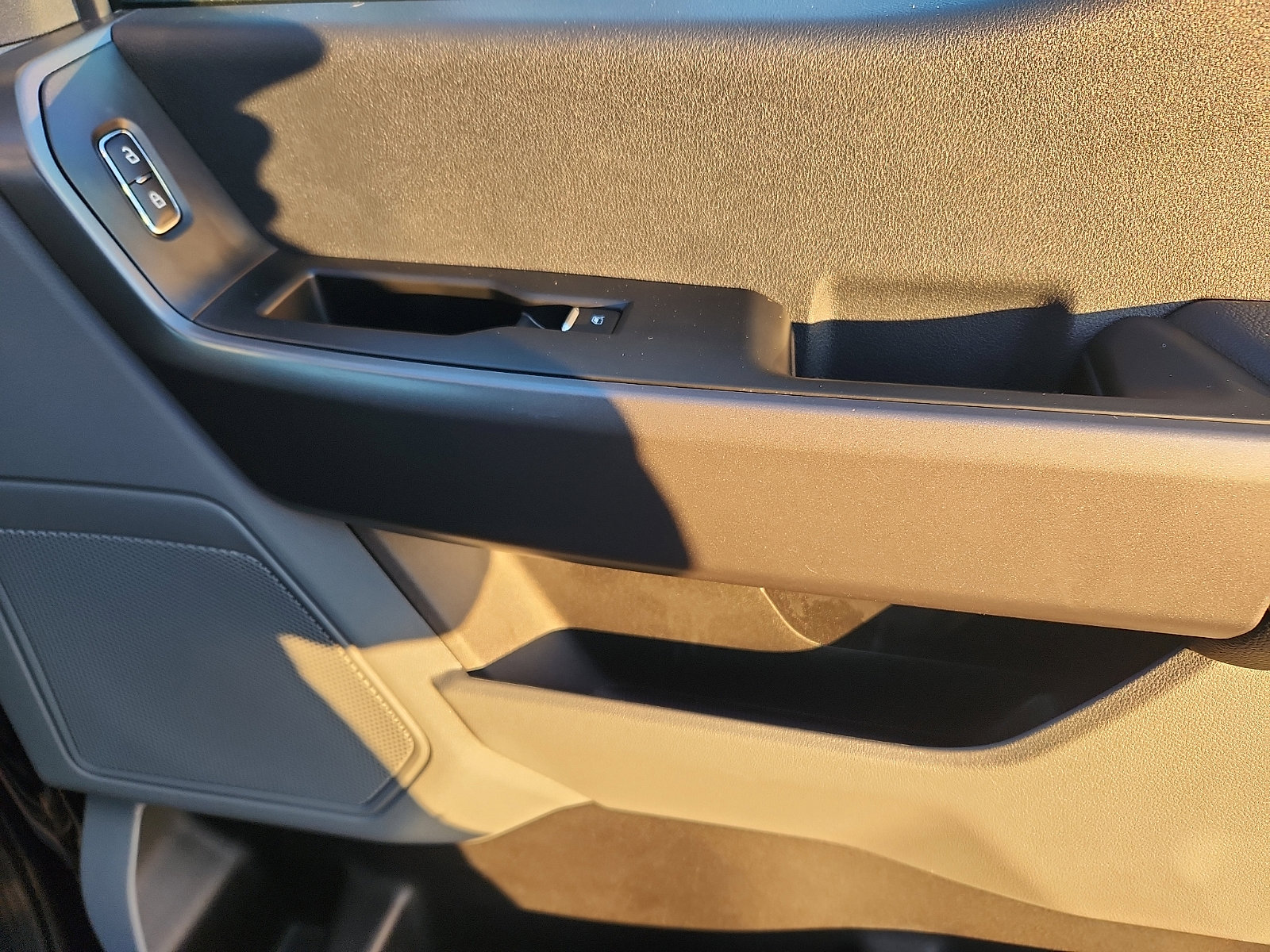 Certified 2025 Ford F350 XLT w/ Snow Plow/Camper Package image 34