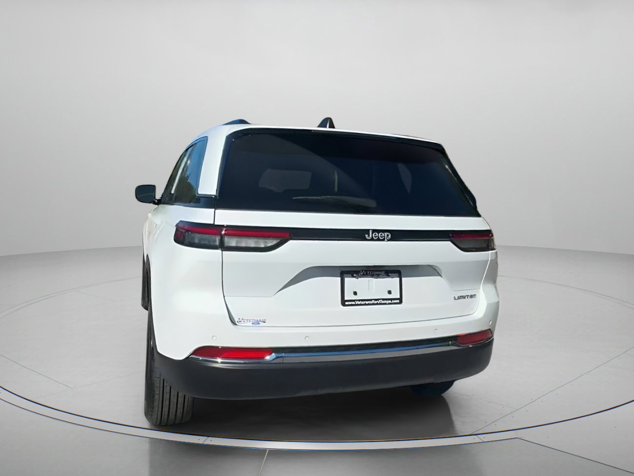 Used 2025 Jeep Grand Cherokee Limited w/ Trailer Tow Package image 15