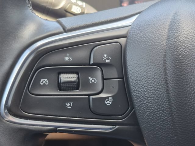 Used 2025 Buick Envista Sport Touring w/ Convenience I Package FWD image 17