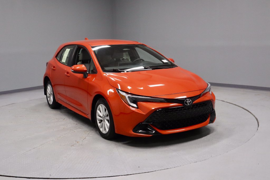 Used 2025 Toyota Corolla SE w/ SE Package FWD image 1