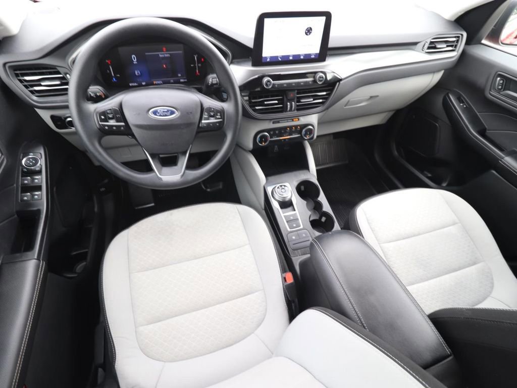 Certified 2025 Ford Escape Active image 10