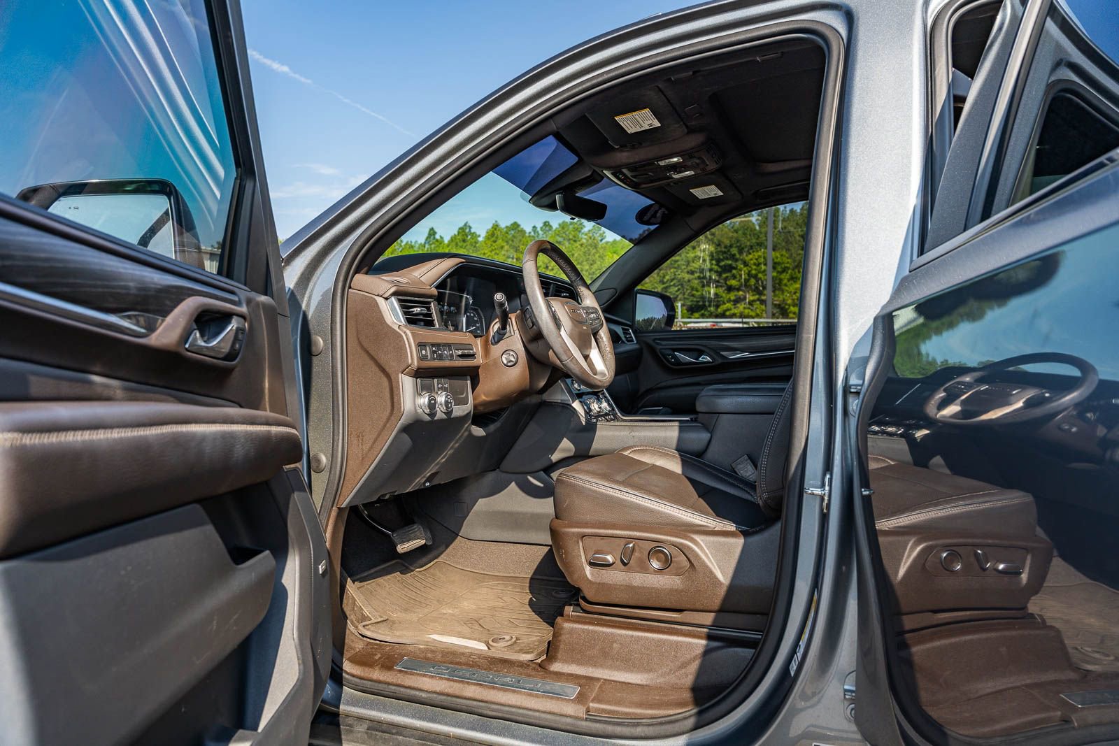Used 2021 GMC Yukon Denali w/ Denali Premium Package RWD image 20