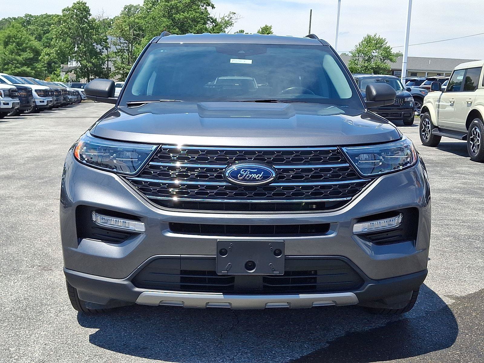 Certified 2023 Ford Explorer XLT w/ Equipment Group 202A AWD/4WD image 2