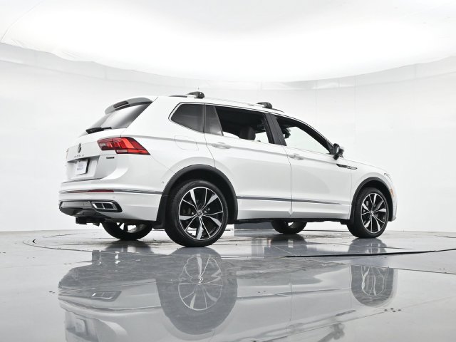 Used 2023 Volkswagen Tiguan SEL R-Line AWD/4WD image 28