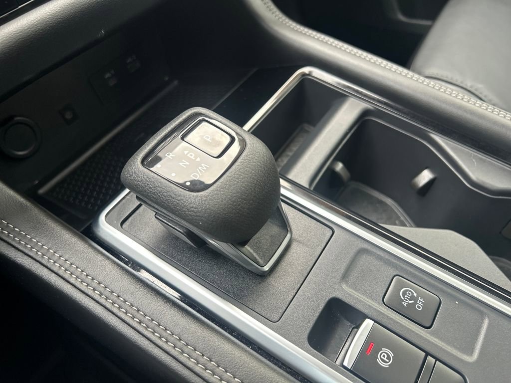 Used 2025 Nissan Pathfinder Platinum w/ Cargo Package image 33