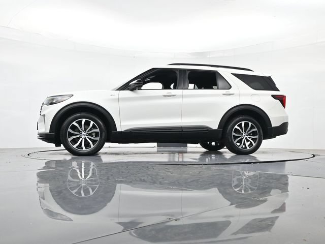 Certified 2025 Ford Explorer ST-Line AWD/4WD image 40