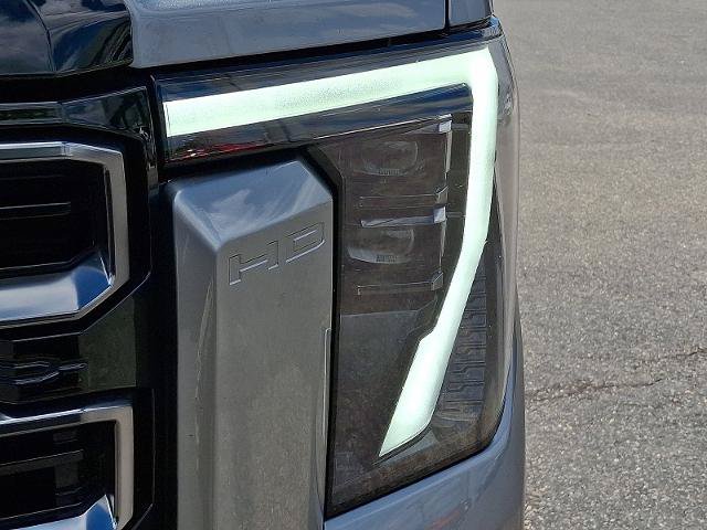 Used 2025 GMC Sierra 2500 AT4 AWD/4WD image 9