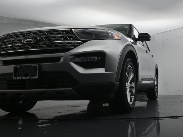Certified 2023 Ford Explorer Limited w/ Limited Technology Package AWD/4WD image 37