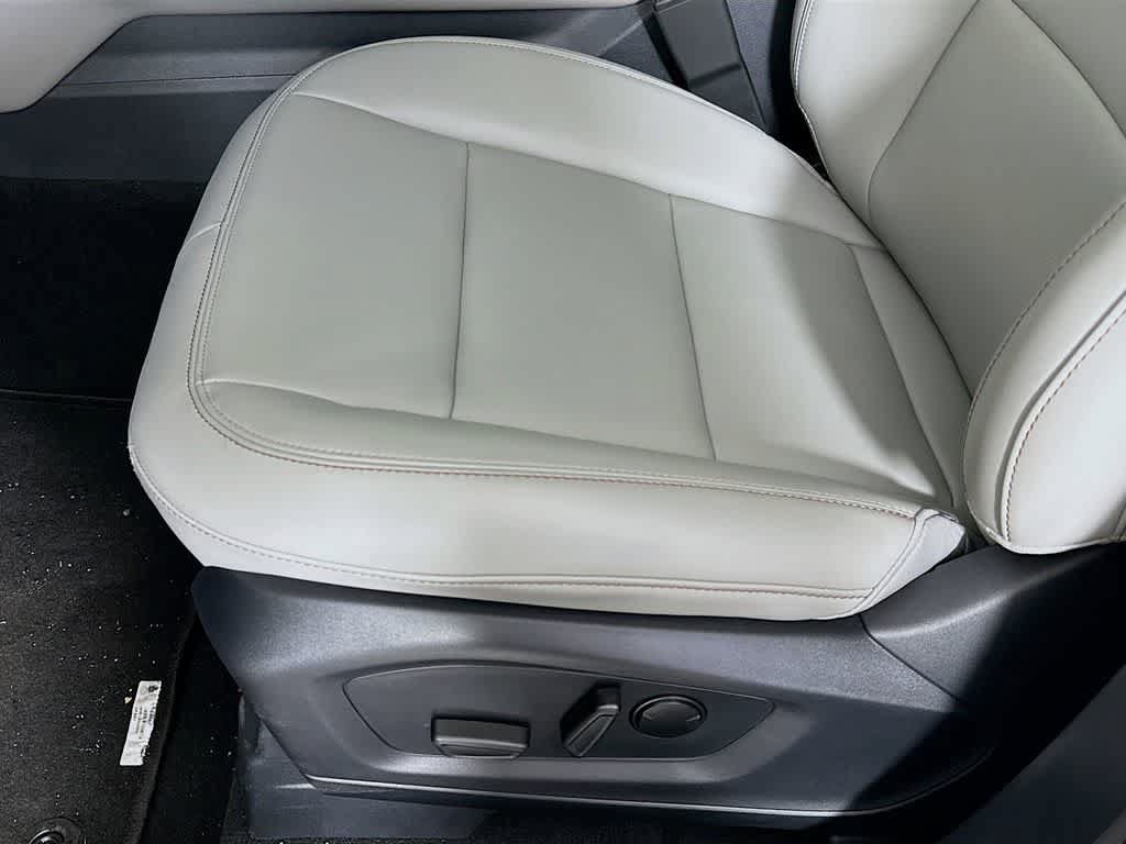 Certified 2025 Ford Explorer Active w/ Active Comfort Package RWD image 30