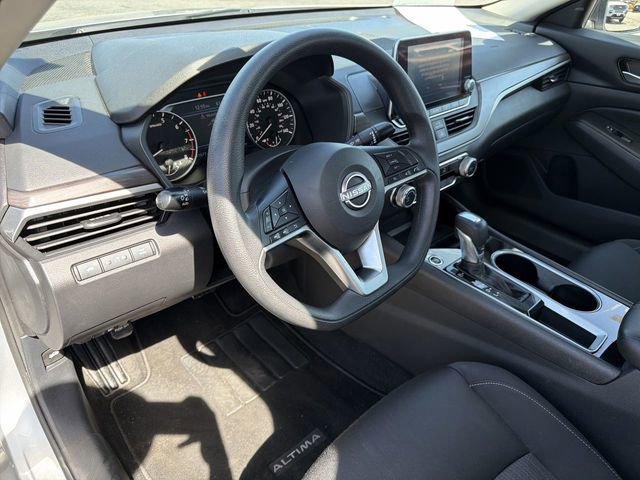 Used 2024 Nissan Altima 2.5 SV image 12