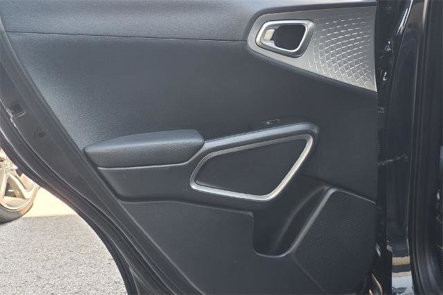 Used 2023 Kia Soul LX w/ LX Technology Package image 30