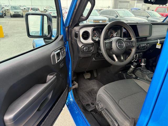 Used 2024 Jeep Gladiator Sport image 8