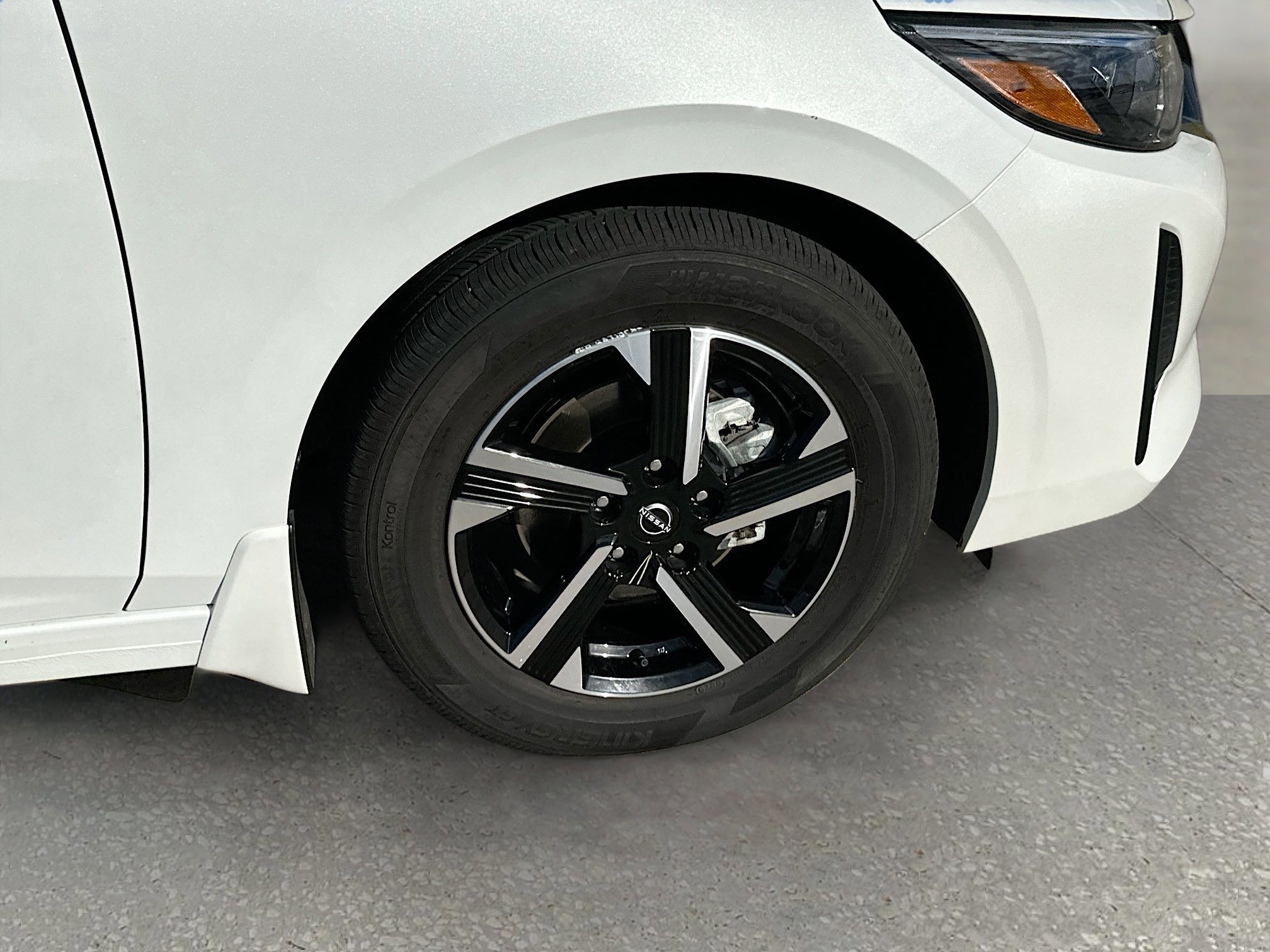 Used 2025 Nissan Sentra SV w/ Lighting Package image 27