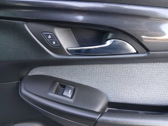 Used 2025 Chevrolet TrailBlazer LT w/ LT Cold Weather Package FWD image 16