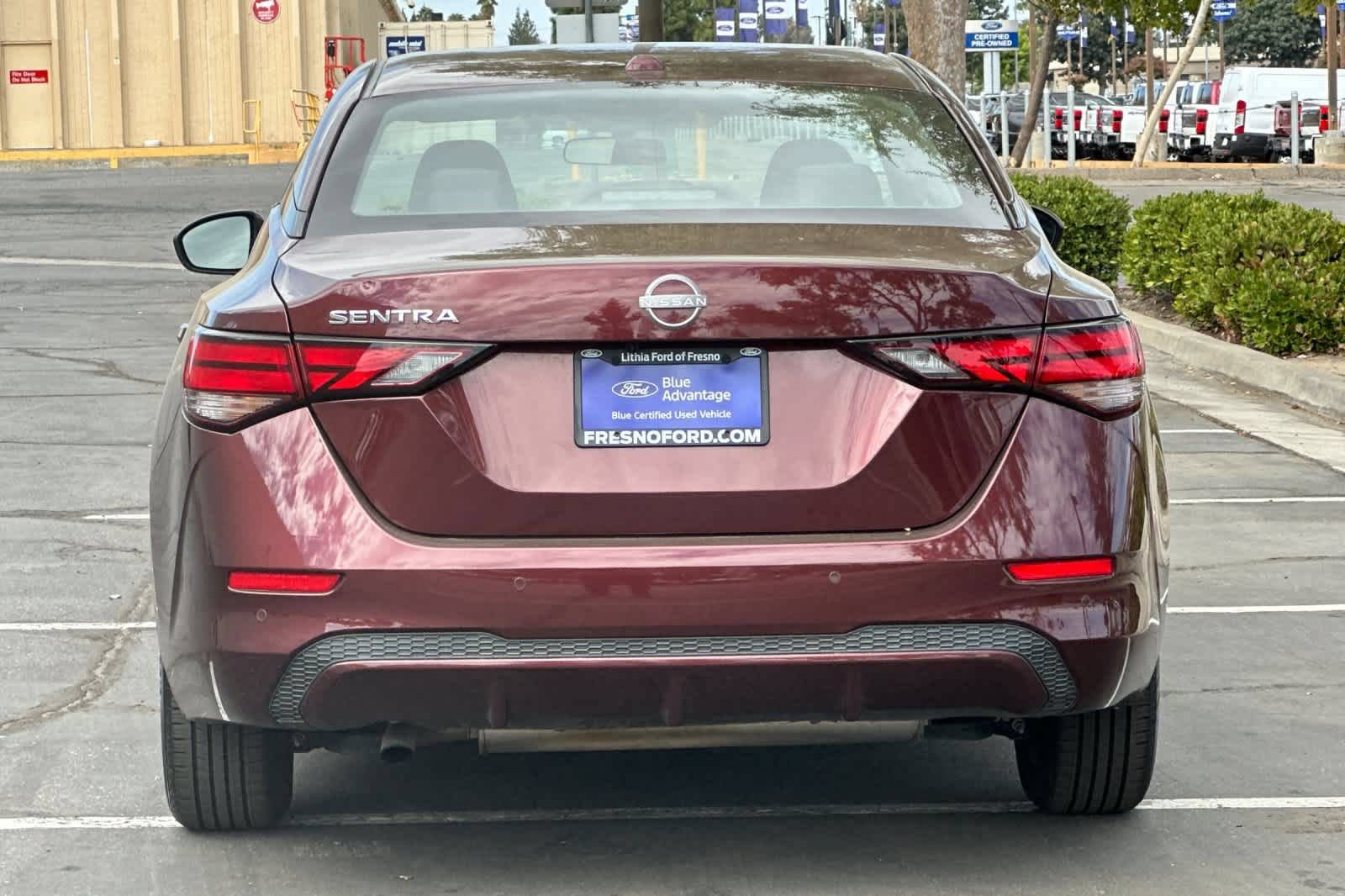 Used 2025 Nissan Sentra SV FWD image 8
