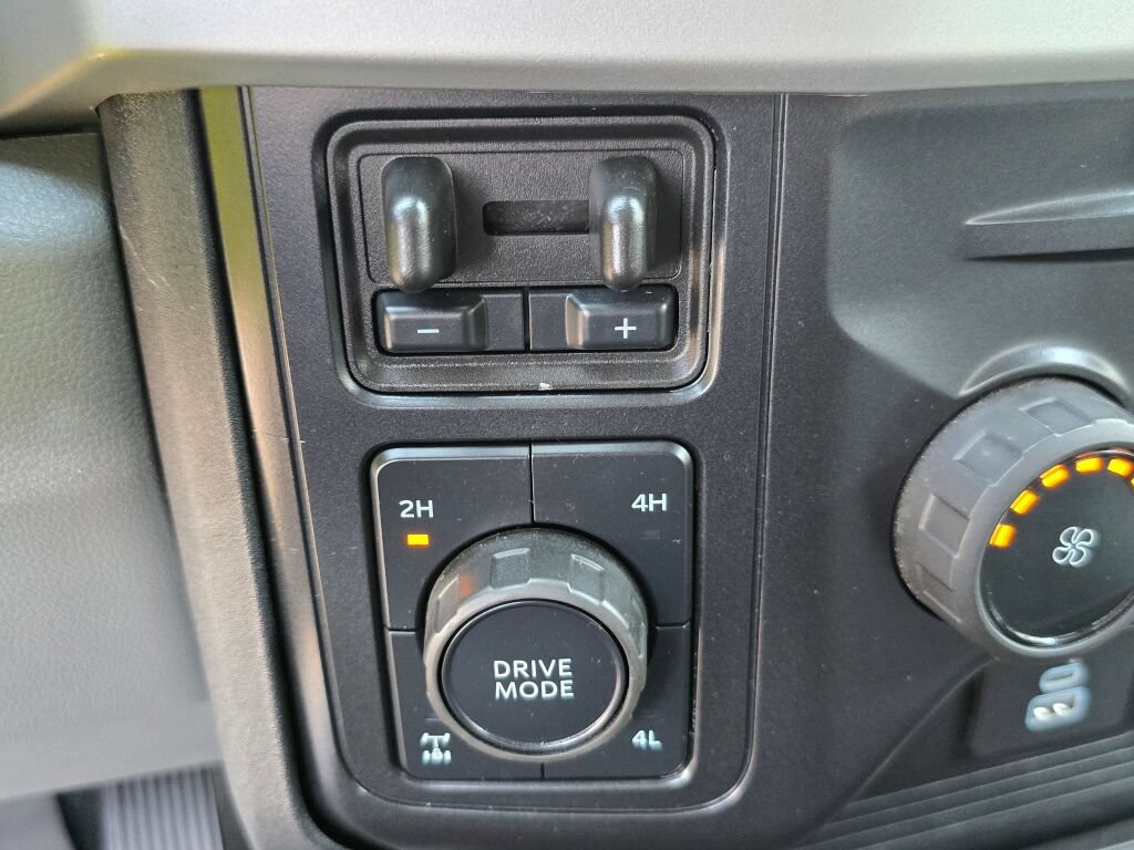 Certified 2025 Ford F350 XLT AWD/4WD image 23