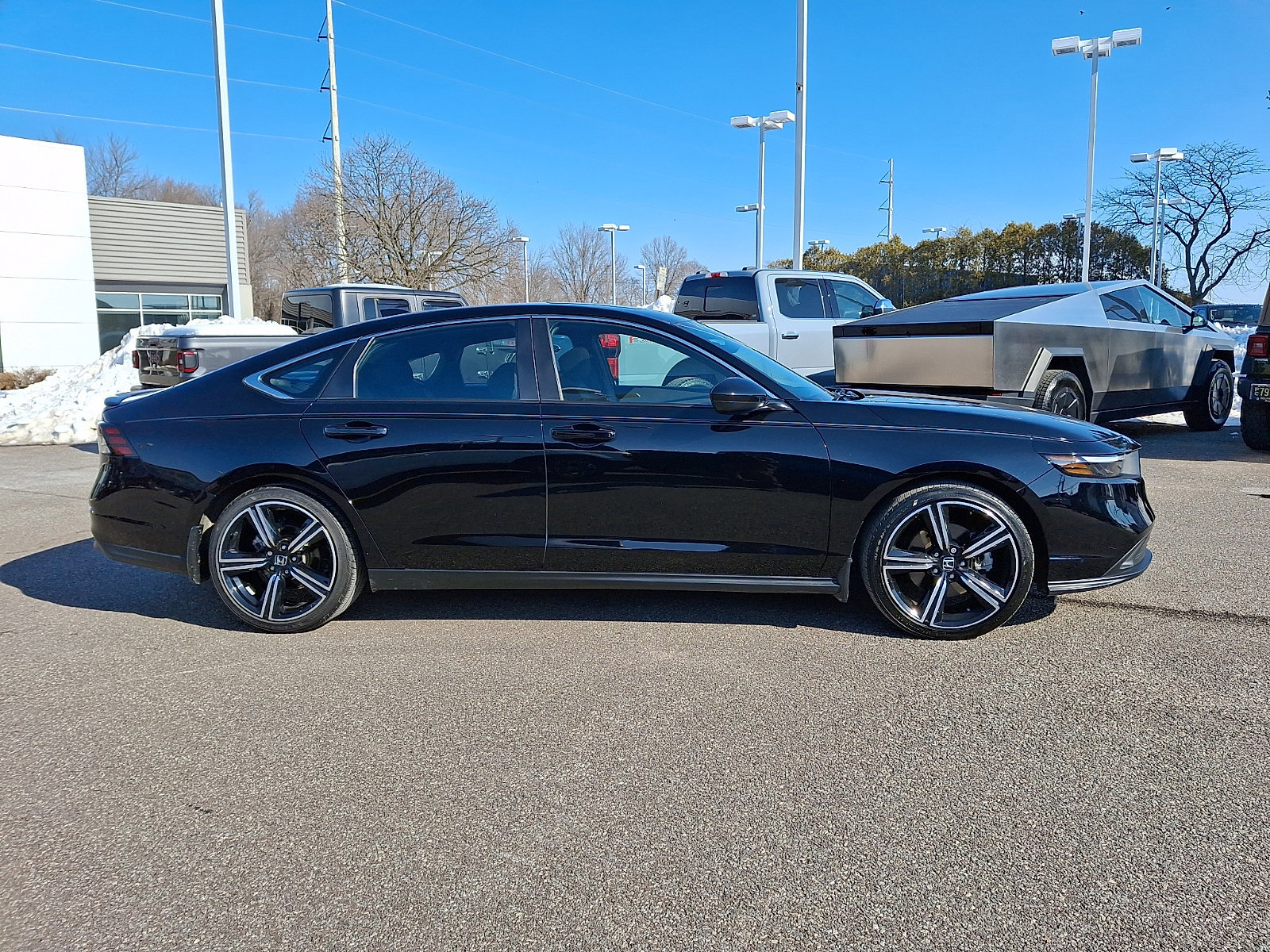 Used 2024 Honda Accord Sport image 9