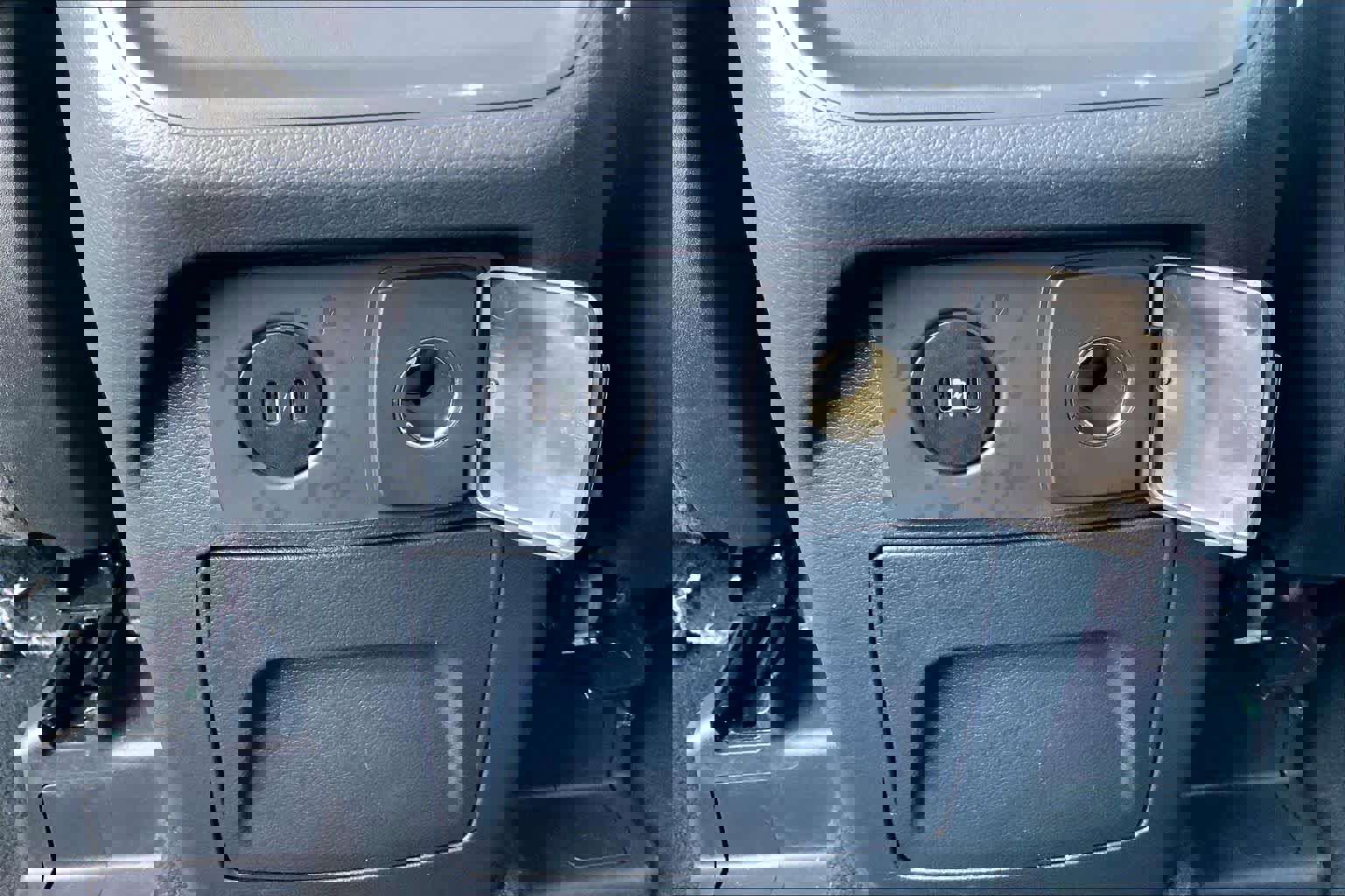 Certified 2025 Ford Explorer Active image 32