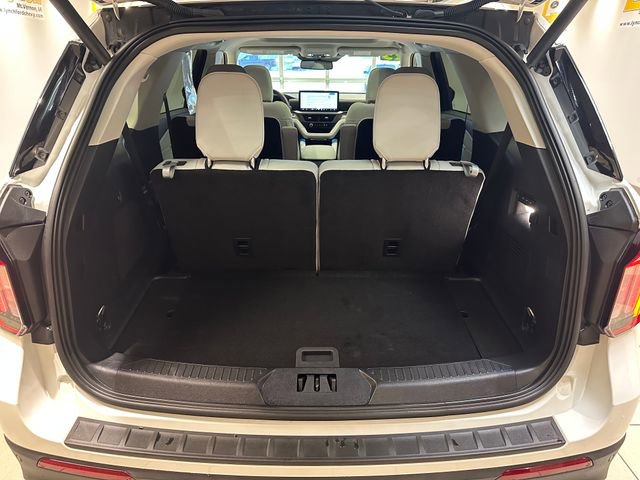 Certified 2025 Ford Explorer Platinum w/ Ultimate Package image 25