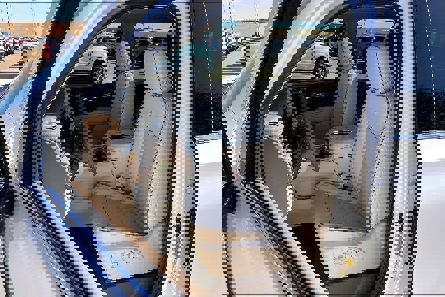 Used 2023 GMC Yukon Denali image 9